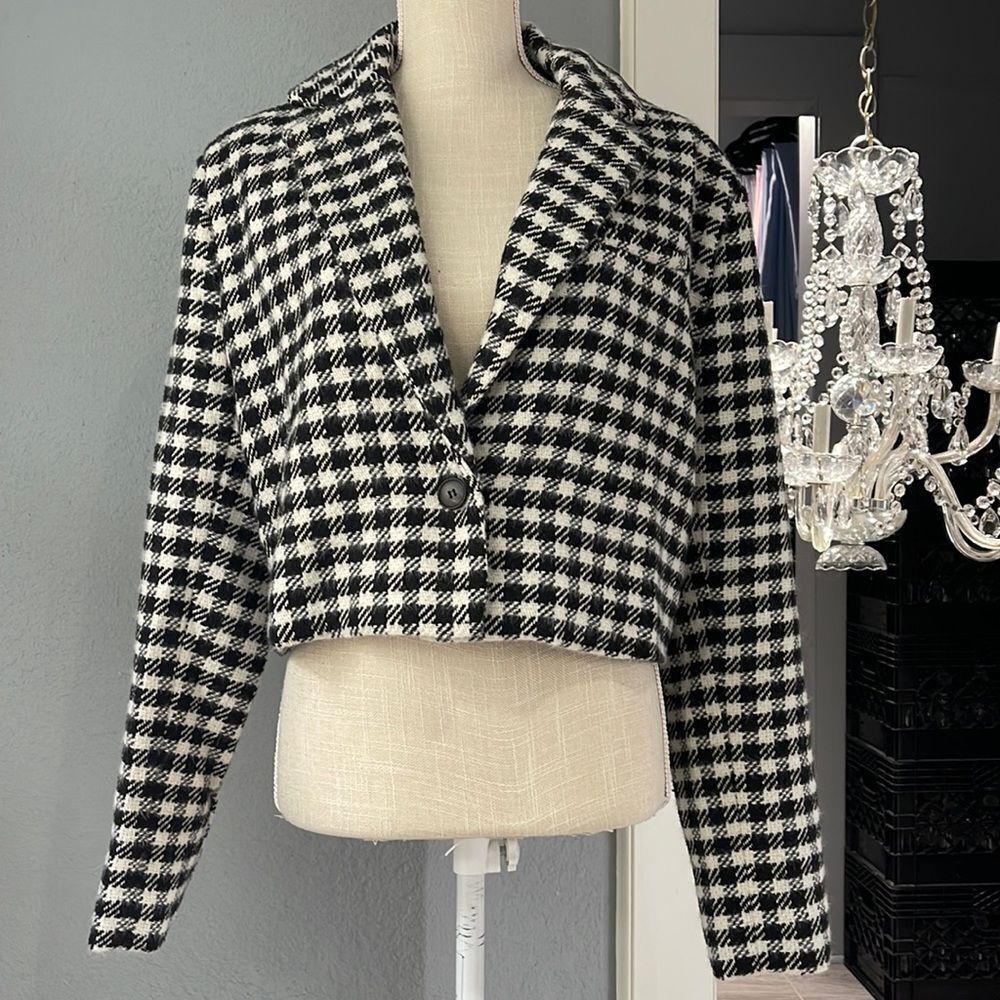 White Birch Black Label tartan short coat NWOT